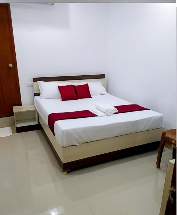 Tharavad Residency Hotell Iritti Exteriör bild