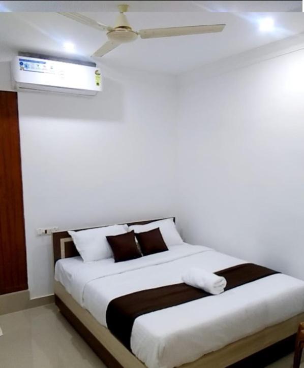 Tharavad Residency Hotell Iritti Exteriör bild