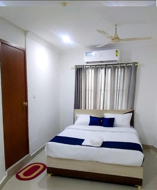 Tharavad Residency Hotell Iritti Exteriör bild